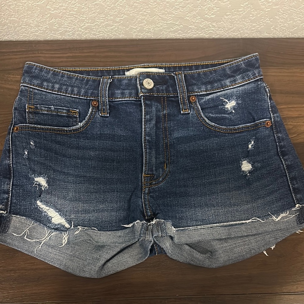 Like new A&F mid rise dark wash shorts